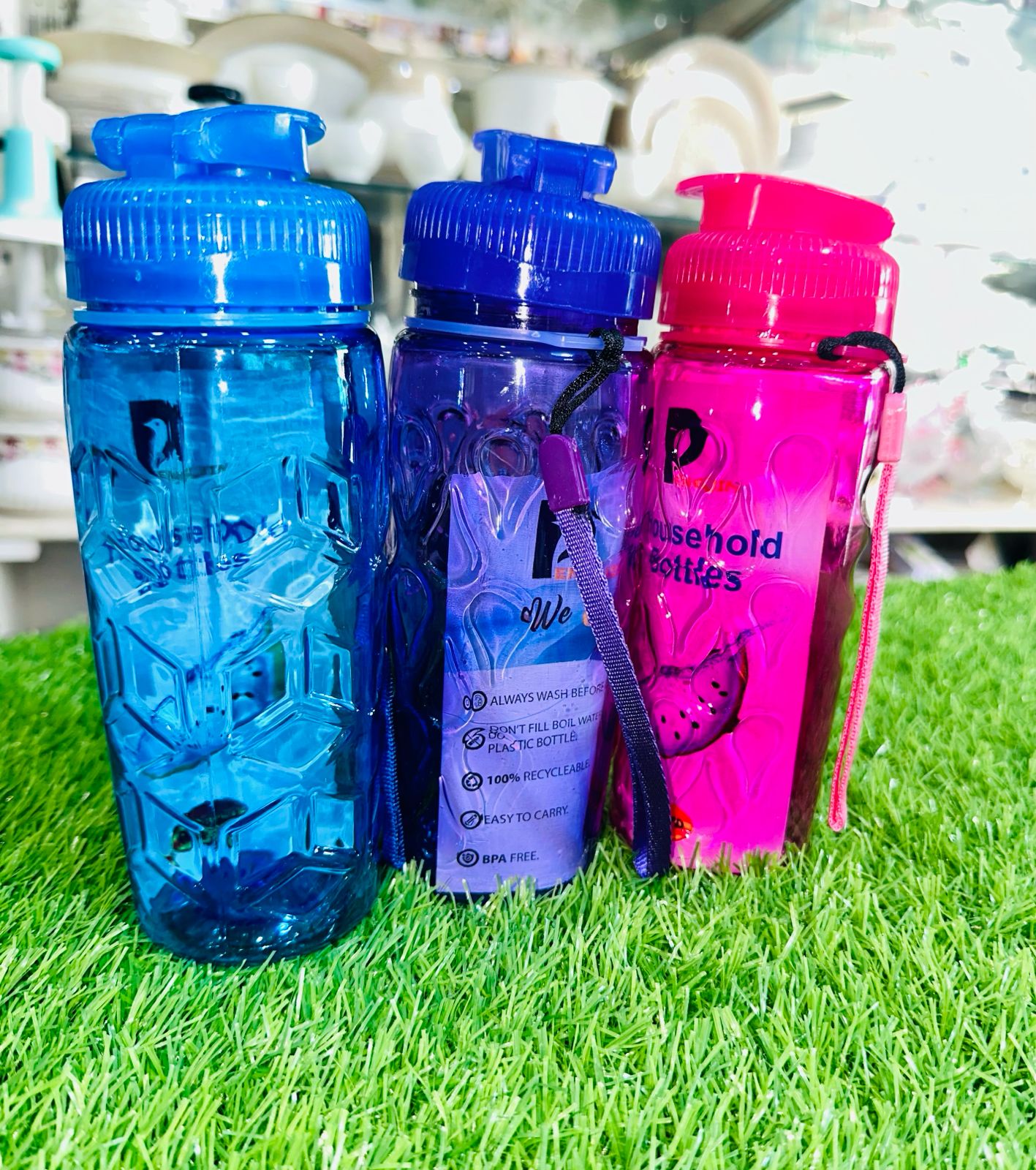 Water Bottle 600ml – Water Bottle with Built-in Fruit Strainer & Carrying Strap